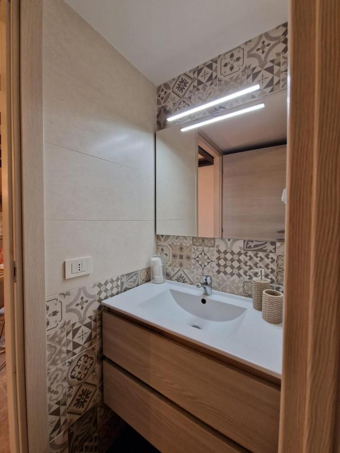 Regina Milano In Porta Romana 2 - Sky Tv, Wifi E Breakfast Box Daire Dış mekan fotoğraf