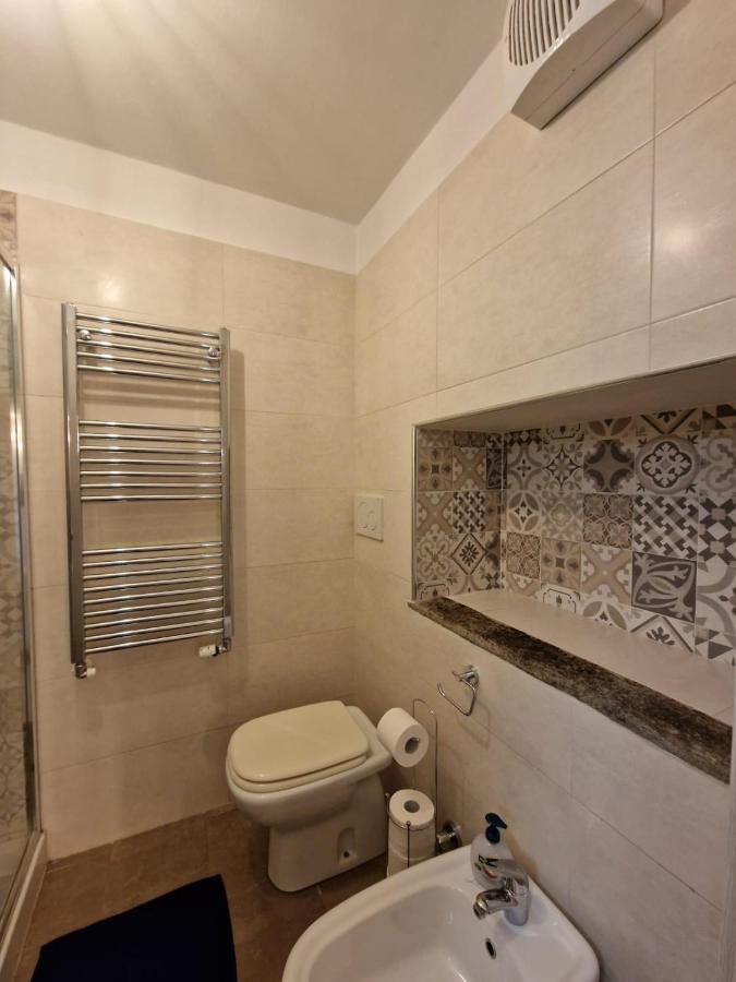 Regina Milano In Porta Romana 2 - Sky Tv, Wifi E Breakfast Box Daire Dış mekan fotoğraf