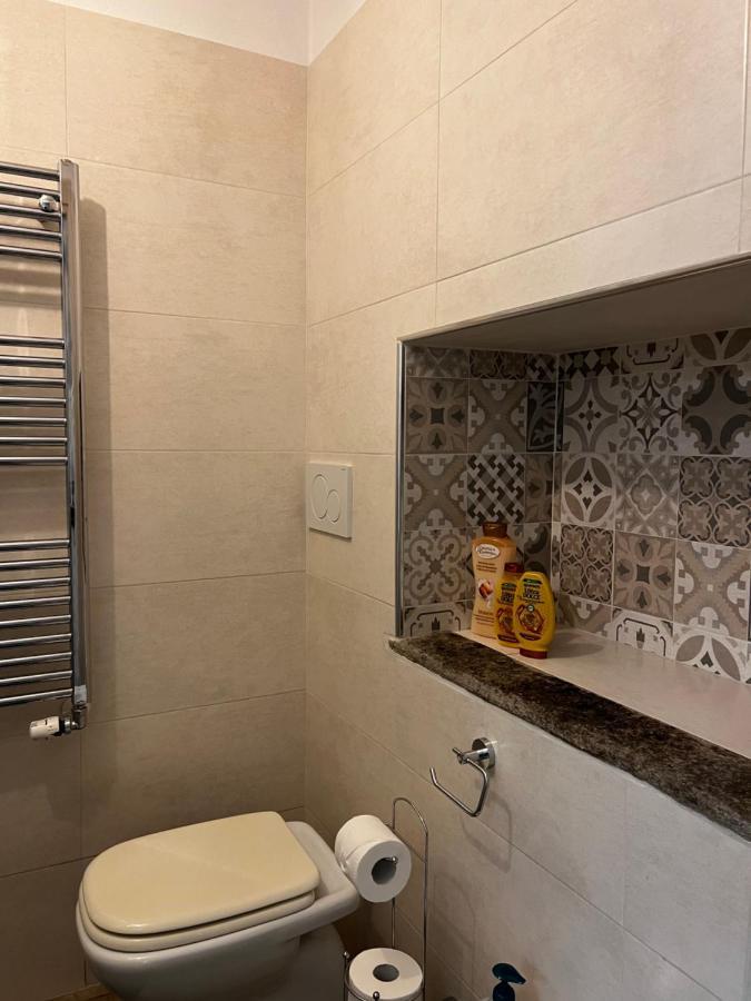 Regina Milano In Porta Romana 2 - Sky Tv, Wifi E Breakfast Box Daire Dış mekan fotoğraf