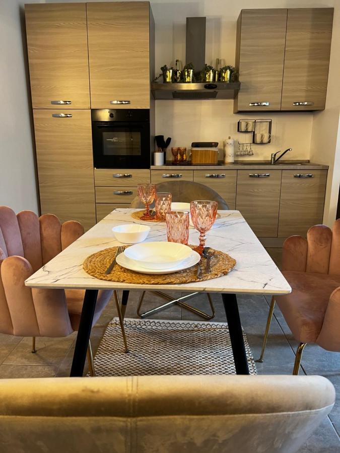 Regina Milano In Porta Romana 2 - Sky Tv, Wifi E Breakfast Box Daire Dış mekan fotoğraf