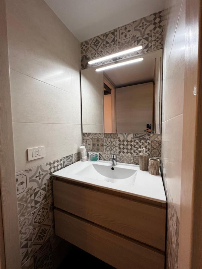 Regina Milano In Porta Romana 2 - Sky Tv, Wifi E Breakfast Box Daire Dış mekan fotoğraf